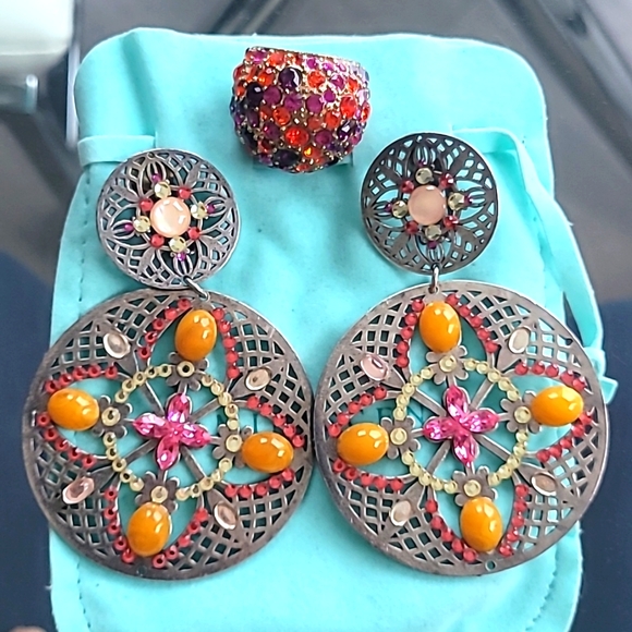 DESIGNER CLIP ON EARINGS & RING - Picture 1 of 5